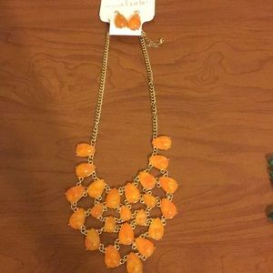Beautiful statement necklace orange stones.